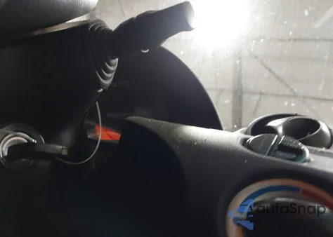 2002 Mercury Cougar V6 z USA, uszkodzony, nr VIN 1ZWFT61L925607106